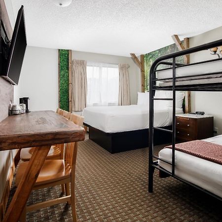 Natura Treescape Resort Wisconsin Dells Extérieur photo